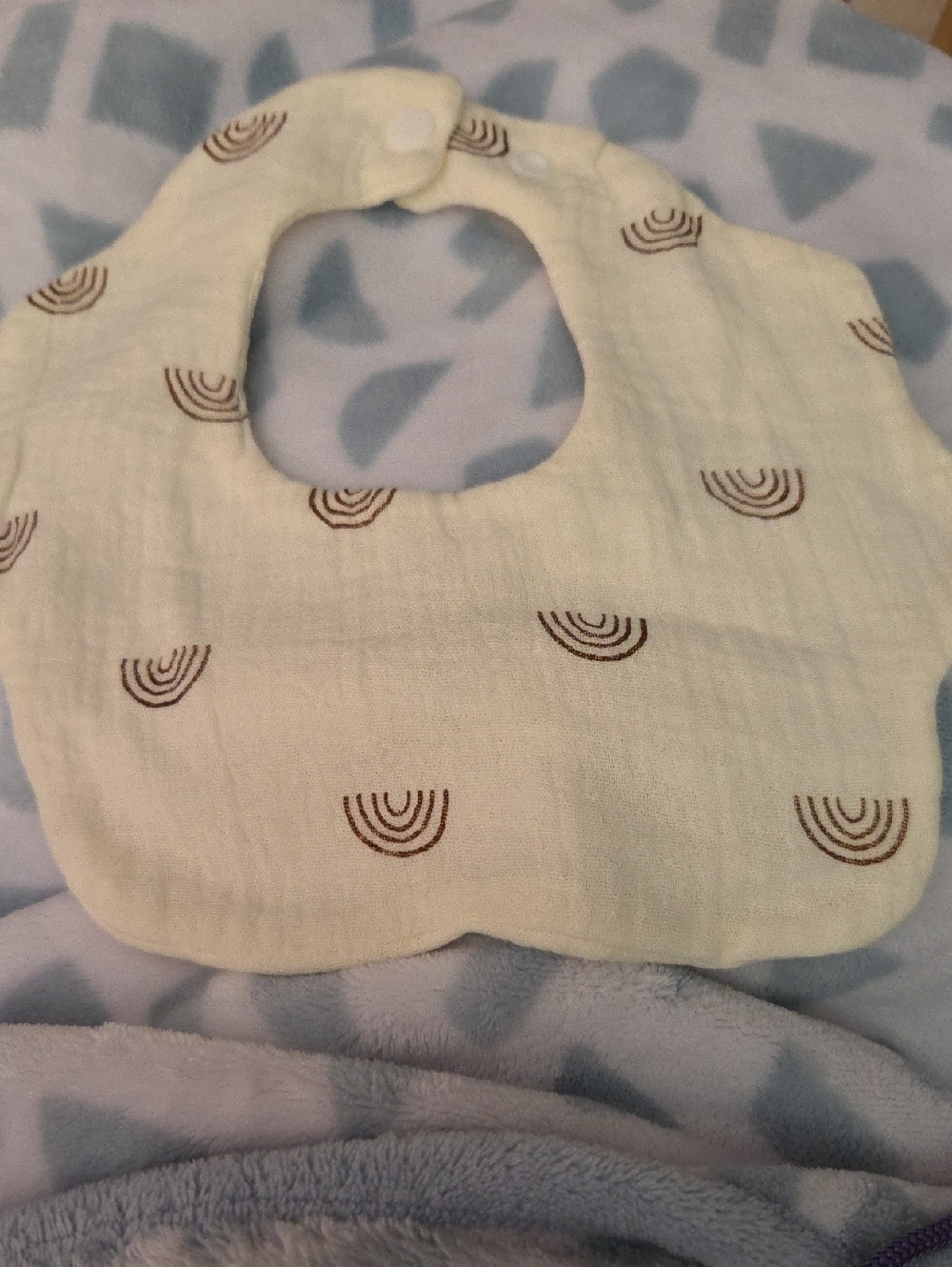Bib Cream Baby Bib with Brown Arch Print NWOT